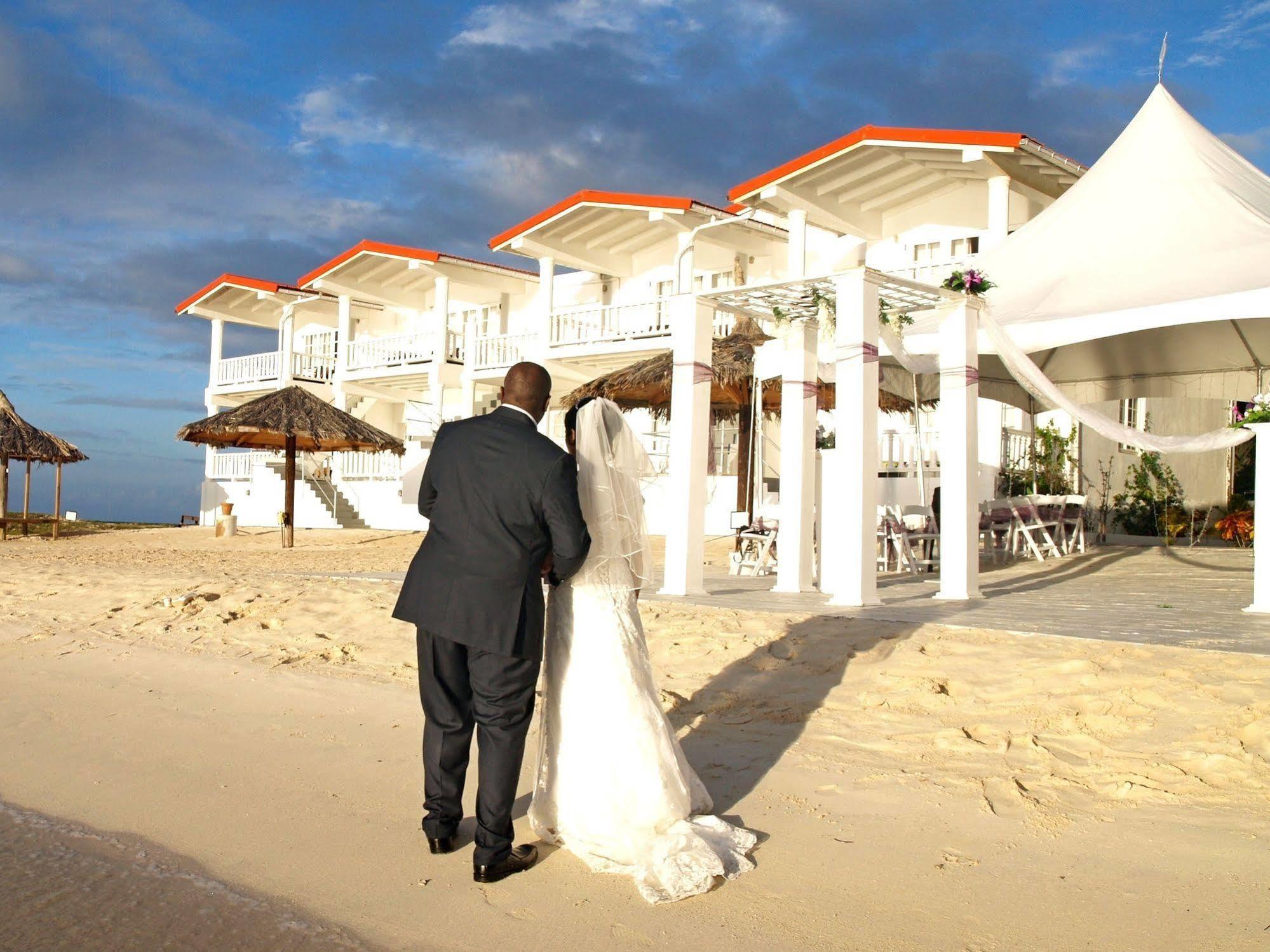 Davids Beach Hotel Clifton Buitenkant foto