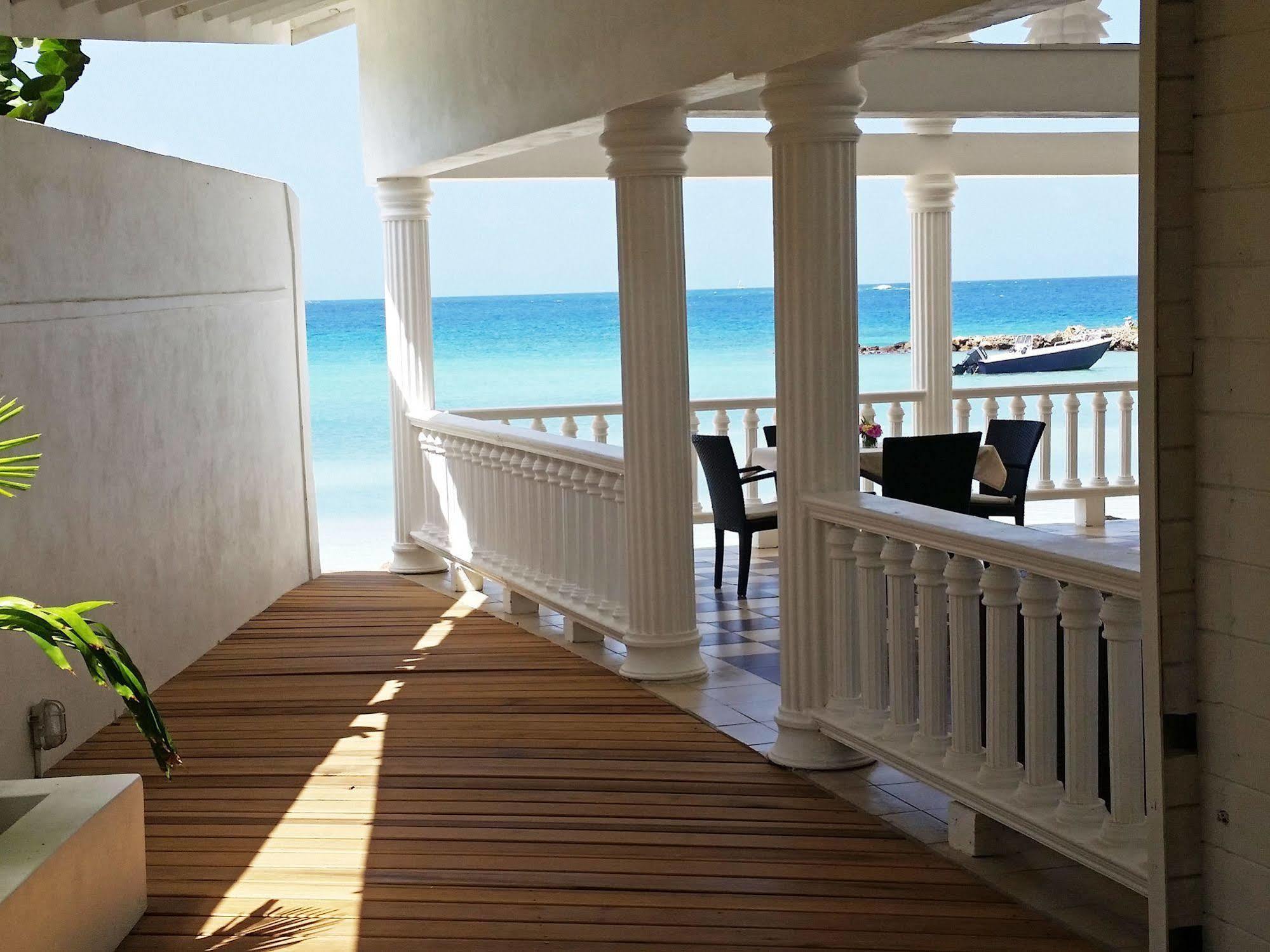 Davids Beach Hotel Clifton Buitenkant foto