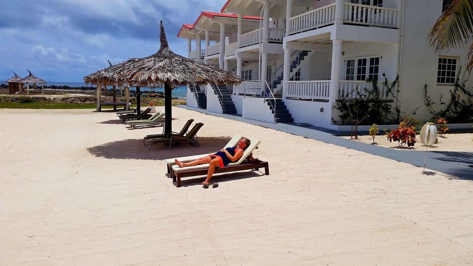Davids Beach Hotel Clifton Buitenkant foto